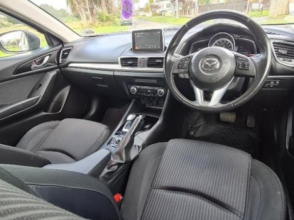 Mazda Axela HYBRID 2014