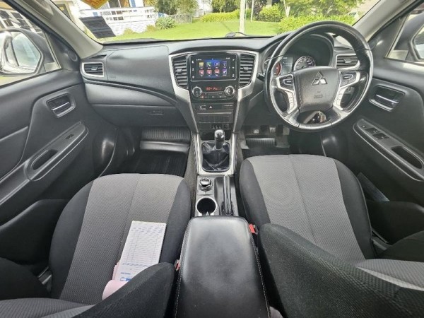 Mitsubishi Triton Dc Glxr 4wd 6m 2.4d 2019